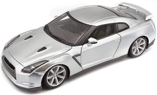 Bburago 1:18 Nissan GT-R R35 COUPE (2009) sportautó 18-12079