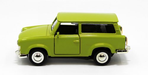 Trabant hátrahúzós kisautó