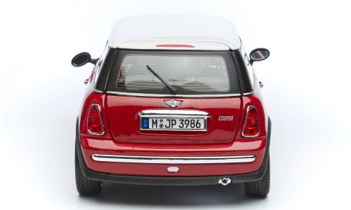 Bburago 1:18 Mini Cooper 2001 személyautó 18-12034R
