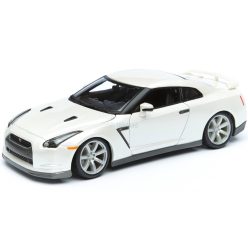   Bburago 1:18 Nissan GT-R R35 COUPE (2009) sportautó 18-12079