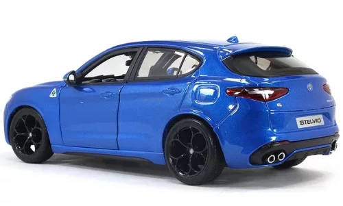 Bburago 1:24 Alfa Romeo Stelvio Q4 Quadrifoglio V6 városi terepjáró 18-21086