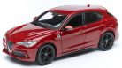 Bburago 1:24 Alfa Romeo Stelvio Q4 Quadrifoglio V6 városi terepjáró 18-21086