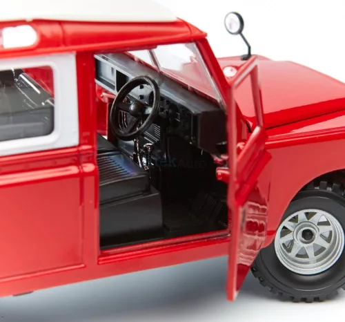 Bburago 1:24 Land Rover 110 (1976) terepjáró 18-22063R