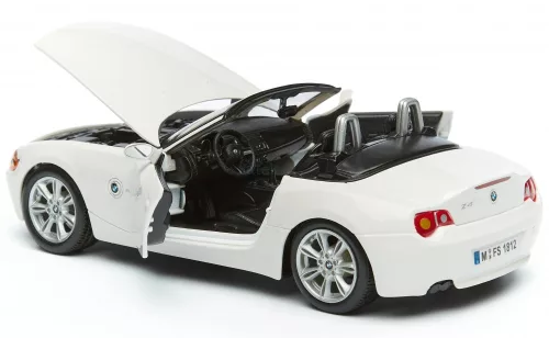Bburago 1:24 BMW Z4 sportautó 18-22002