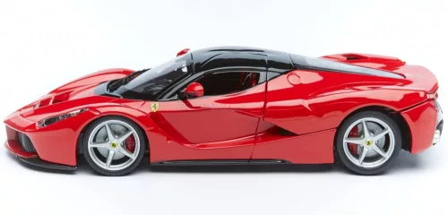 Bburago 1:24 Ferrari LaFerrari versenyautó 18-26001