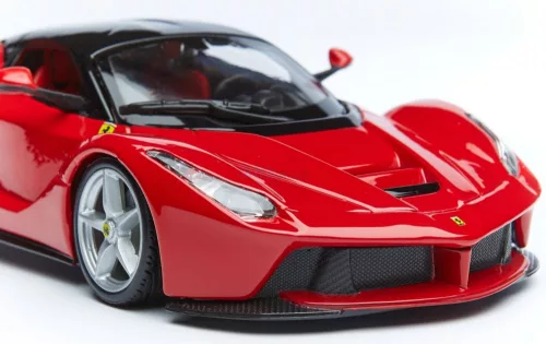 Bburago 1:24 Ferrari LaFerrari versenyautó 18-26001