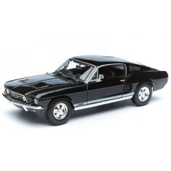   Maisto 1:18 Ford Mustang GTA Coupe Fastback (1967) sportautó 31166