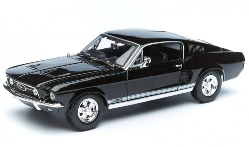 Maisto 1:18 Ford Mustang GTA Coupe Fastback (1967) sportautó 31166
