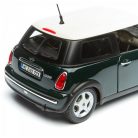 Maisto 1:24 Mini Cooper (2006) személyautó 31219 - Dark Green/White