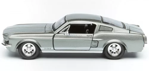 Maisto 1:24 Ford Mustang GT Coupe (1967) sportautó 31260