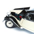 Maisto 1:18 Citroen Traction Avant 15CV 6C (1952) személyautó 31821