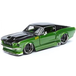   Maisto 1:24 Ford Mustang GT Coupe Custom (1967) összeszerelhető modell autó - 39094