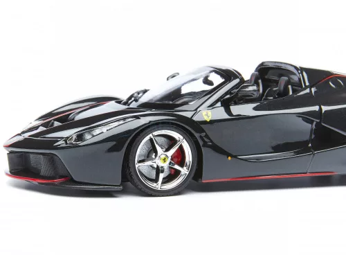 Maisto 1:24 Ferrari LaFerrari Aperta (2016) összeszerelhető modell autó - 39133