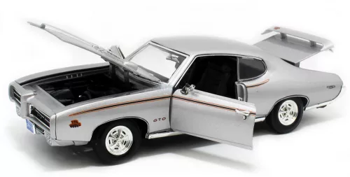 Motormax 1:18 Pontiac GTO Judge (1969) sportautó - Silver 73133