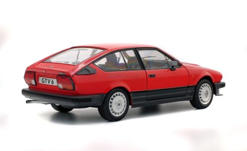 Solido 1:18 Alfa Romeo Alfetta GTV 6 (1984) sportautó 1802301