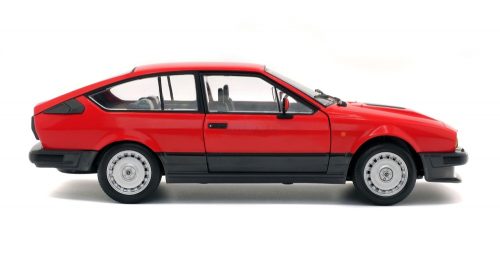 Solido 1:18 Alfa Romeo Alfetta GTV 6 (1984) sportautó 1802301