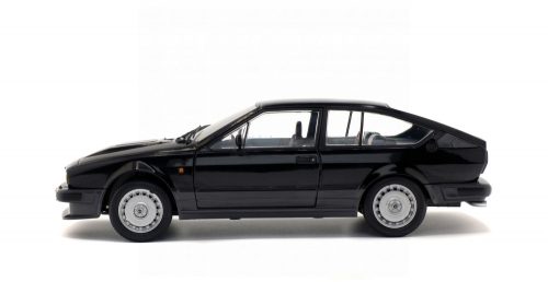 Solido 1:18 Alfa Romeo Alfetta GTV 6 (1984) sportautó 1802302